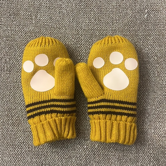 Studio Ghibli Cat Bus Mittens - Picture 2 of 3